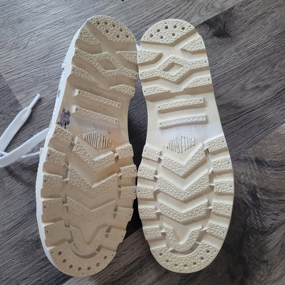 Palladium Canvas Shoes - Picture 6 of 8